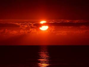 «Кровавое» солнце заметили жители Нижнего Тагила